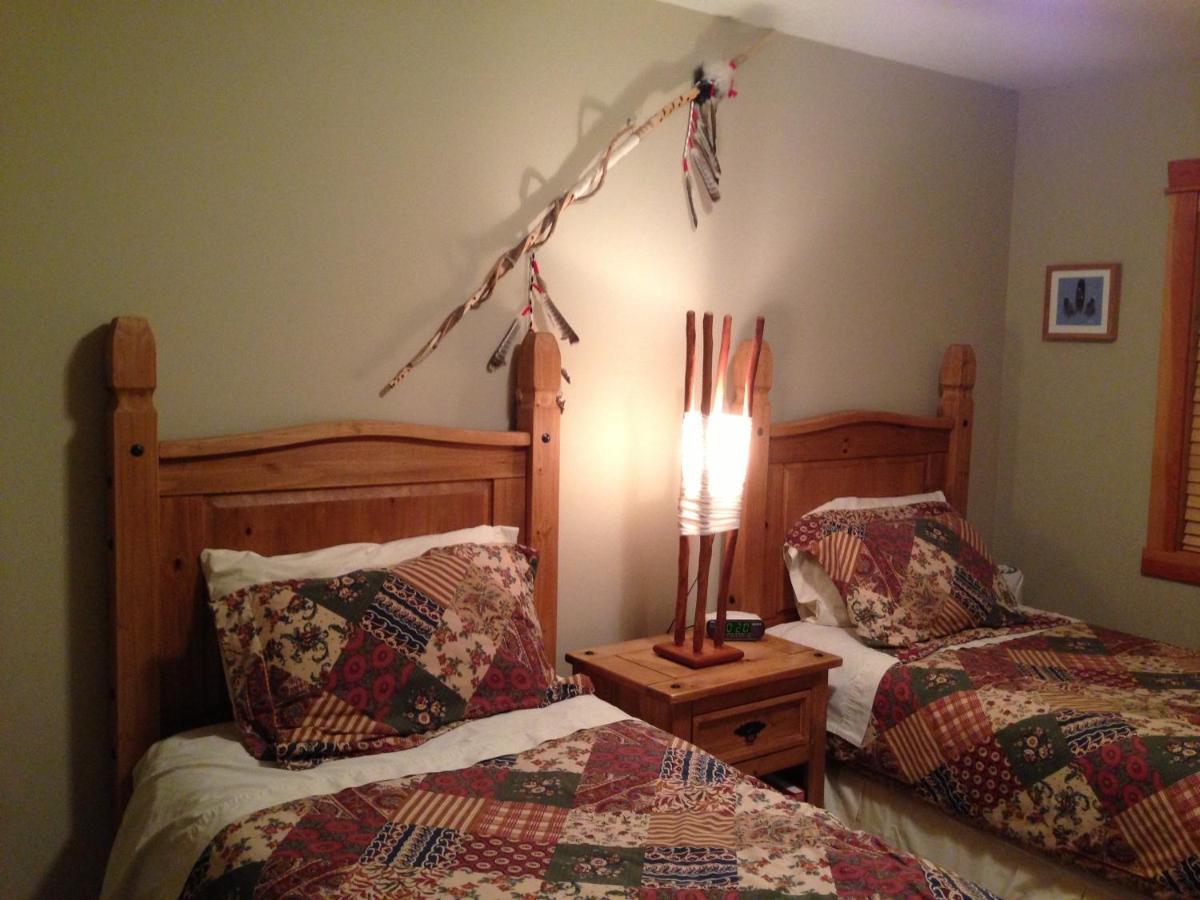 Apartment 406, Indigenous Artefacts Canmore Exteriér fotografie
